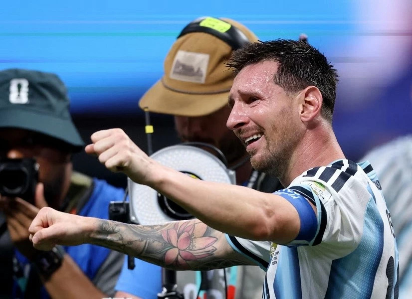 Lionel Messi rơi lệ sau màn ngược dòng nghẹt thở