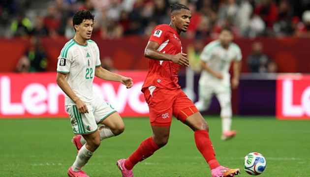 Thụy Sĩ hạ Algeria 2-0 đầy thuyết phục